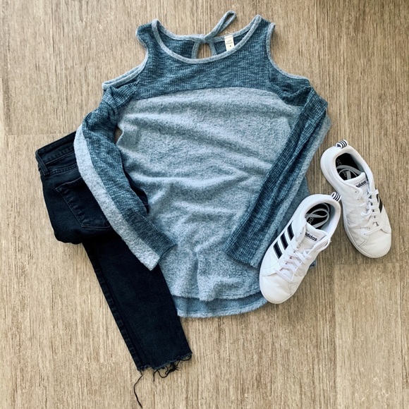 Lazy Sundays cold shoulder sweater - Picture 1 of 8